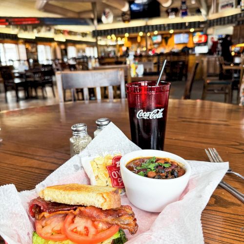 Enjoy breakfast, lunch, and dinner at Famers Restaurant.